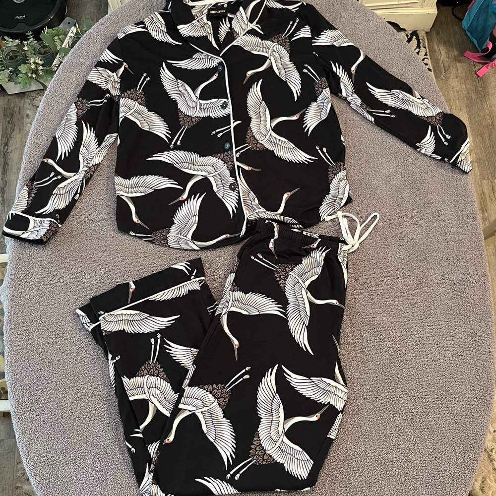 Room Services Women’s Black Crane Print Pajama Set